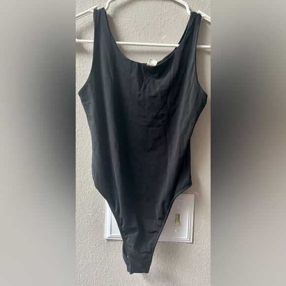 VICTORIAS SECRET BLACK THONG BACK BODY SUIT SIZE M - Picture 3 of 5